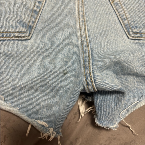 Levi’s Ribcage Short - Picture 5 of 5